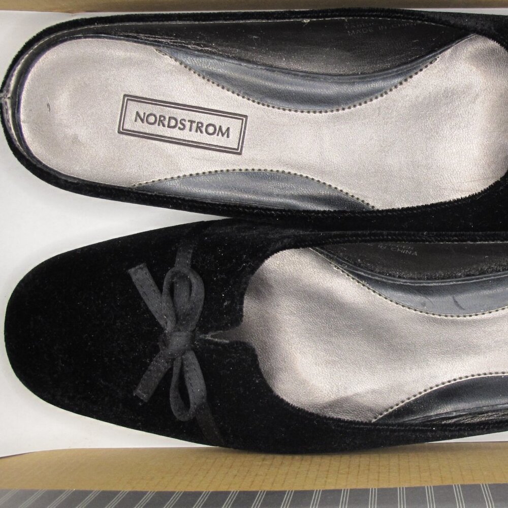 Nordstrom's Bravo Black Velvet Flat in 8.5N  NWT